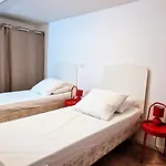 De L'akwaba Hebergements T2 Et T3 Et 1 A La Nuitee Lejlighed *