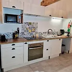 De L'akwaba Hebergements T2 Et T3 Et 1 A La Nuitee