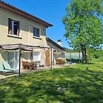 De L'akwaba Hebergements T2 Et T3 Et 1 A La Nuitee Cliquez Sur Les Disponibilites Pour Tous Les Hebergements Disponibles Merci Buzet-sur-Baise