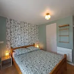 De L'akwaba Hebergements T2 Et T3 Et 1 A La Nuitee * Buzet-sur-Baise