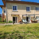 De L'akwaba Hebergements T2 Et T3 Et 1 A La Nuitee Cliquez Sur Les Disponibilites Pour Tous Les Hebergements Disponibles Merci Apartment Buzet-sur-Baise