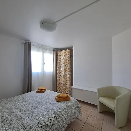 De L'akwaba Hebergements T2 Et T3 Et 1 A La Nuitee Apartment *