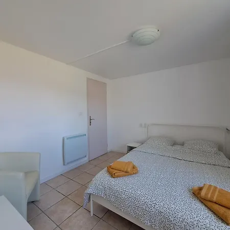 De L'akwaba Hebergements T2 Et T3 Et 1 A La Nuitee Apartment *