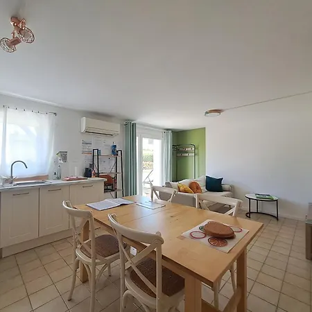 De L'akwaba Hebergements T2 Et T3 Et 1 A La Nuitee Apartment *