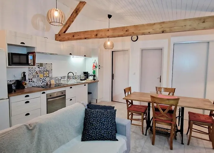 De L'akwaba Et A La Nuitee * Buzet-sur-Baise